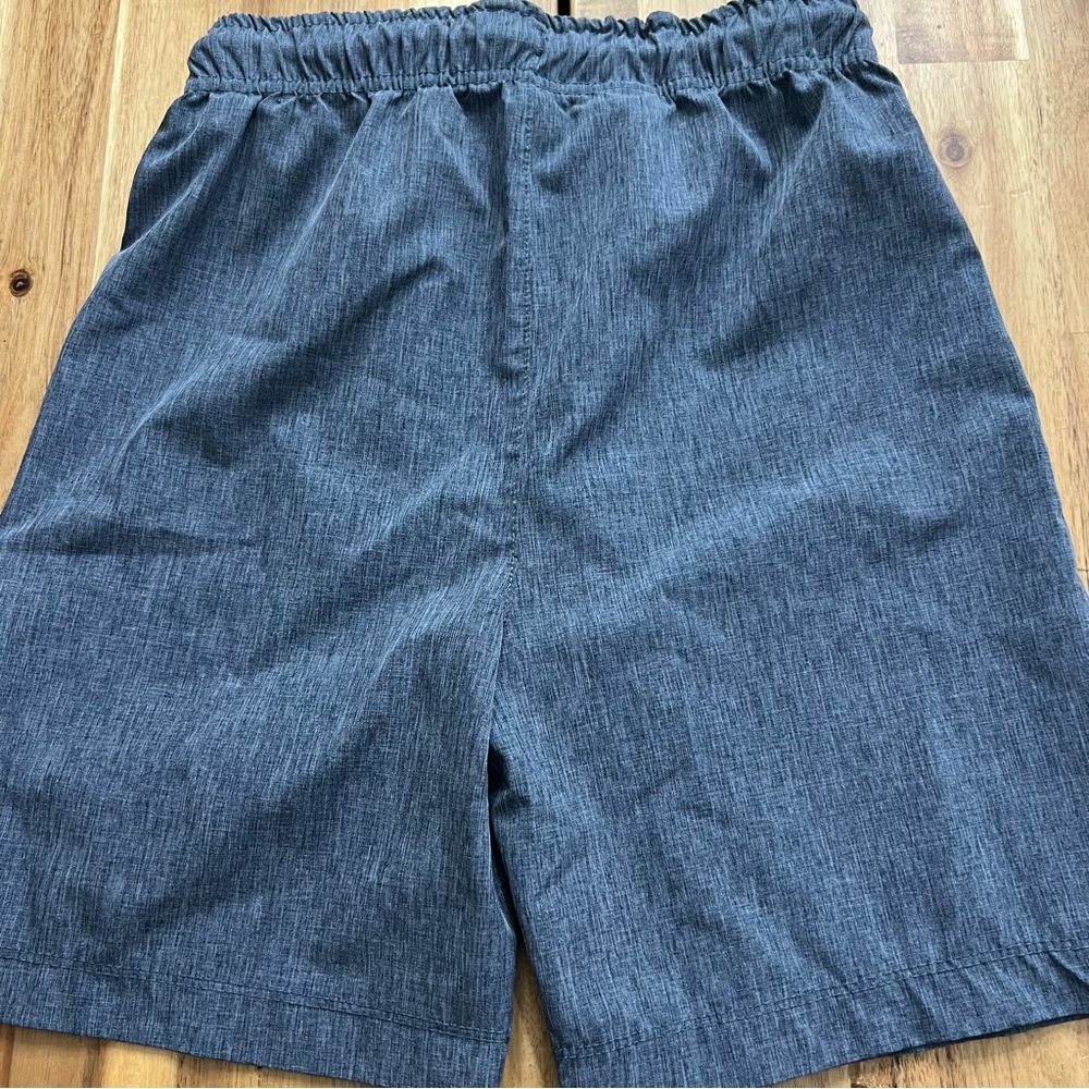 Tommy Bahama Active Kids Shorts Blue Chambray Size M (7/8) - Picture 4 of 4
